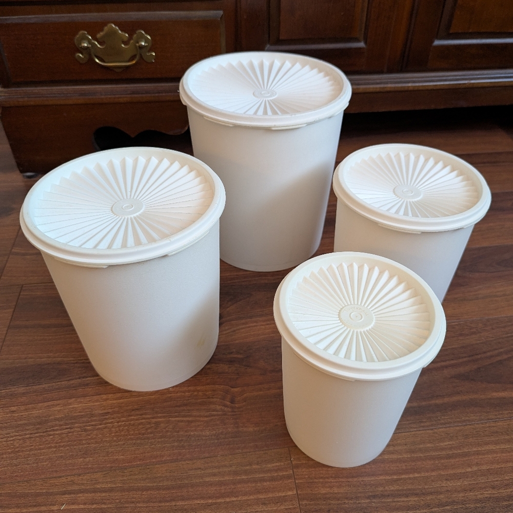 Vintage Tupperware Nesting Storage Container Set (Eggshell Color)